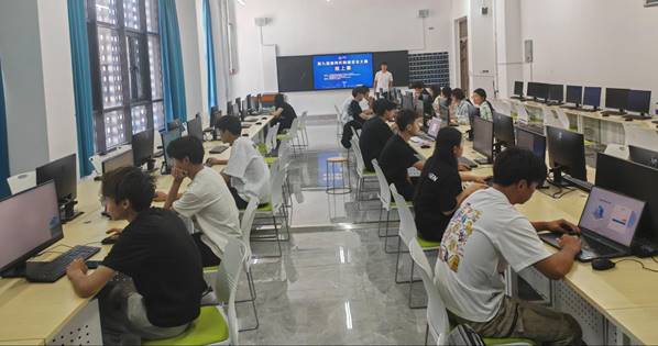 8104考场现场照片2